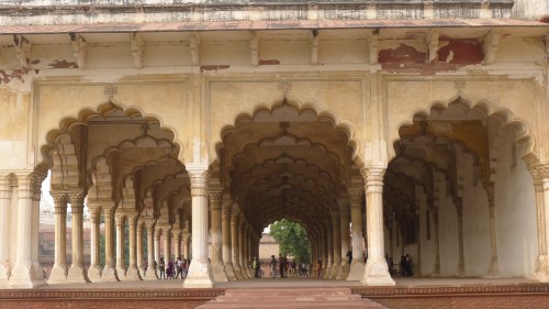 You get more than enough dose of those arches here. Lovely!