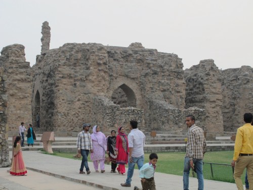 We found many local tourists within the complex. 