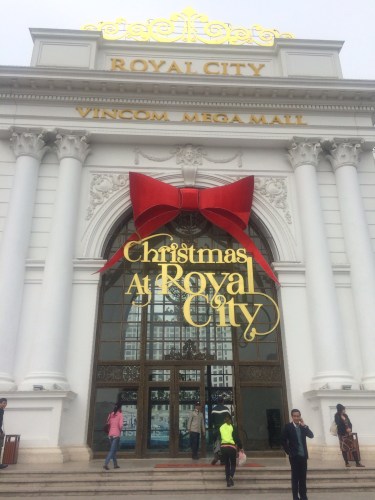 The newly-opened Royal City with its 7-storey undeground mall!  Kichi-Kichi rotary hotpot was quite a dining experience here! 