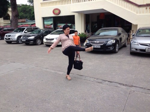 On wedged sandals and bag in one hand, I happily kicked the afternoon away! 