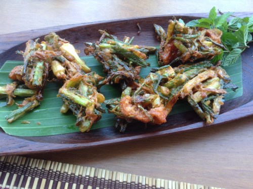 It's like the equivalent of vegetable tempura or kakiage, but tons oilier! 